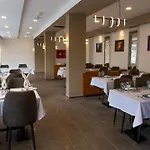 Viking Garden Hotel 4*