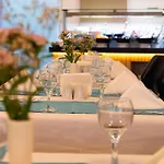 Viking Garden Hotel 4*